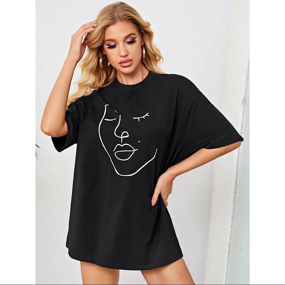 Tops - Figure Graphic Shoulder Oversized Black Tee
